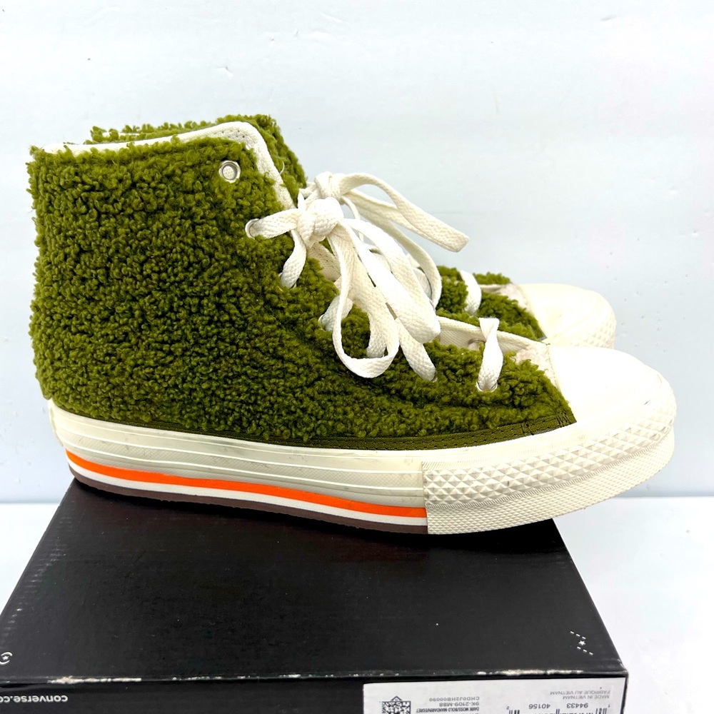 CONVERSE💯CHUCK TAYLOR ALL STAR SHERPA PLATFORM“DARK MOSS BOLD MANDARIN” SIZE 6 - Picture 3 of 13